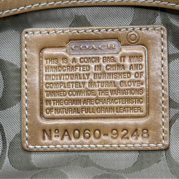 Coach Vintage Shoulder Bag. - Picture 2 of 12